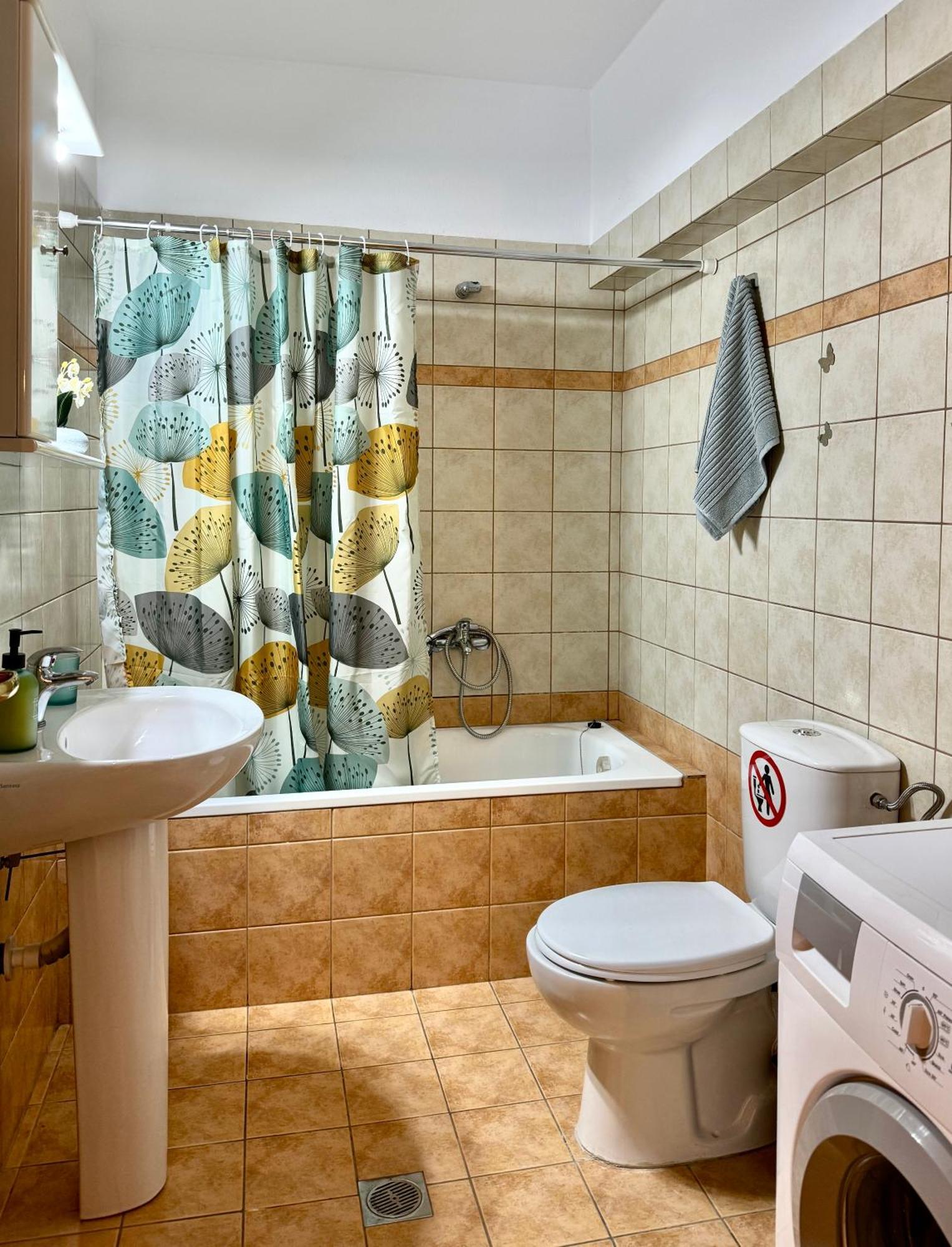 Agis Lägenhet Kavala Exteriör bild